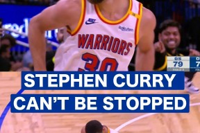 亚博关于库里回归赛场,绝杀首场状态亮眼,勇士观众沸腾!的信息