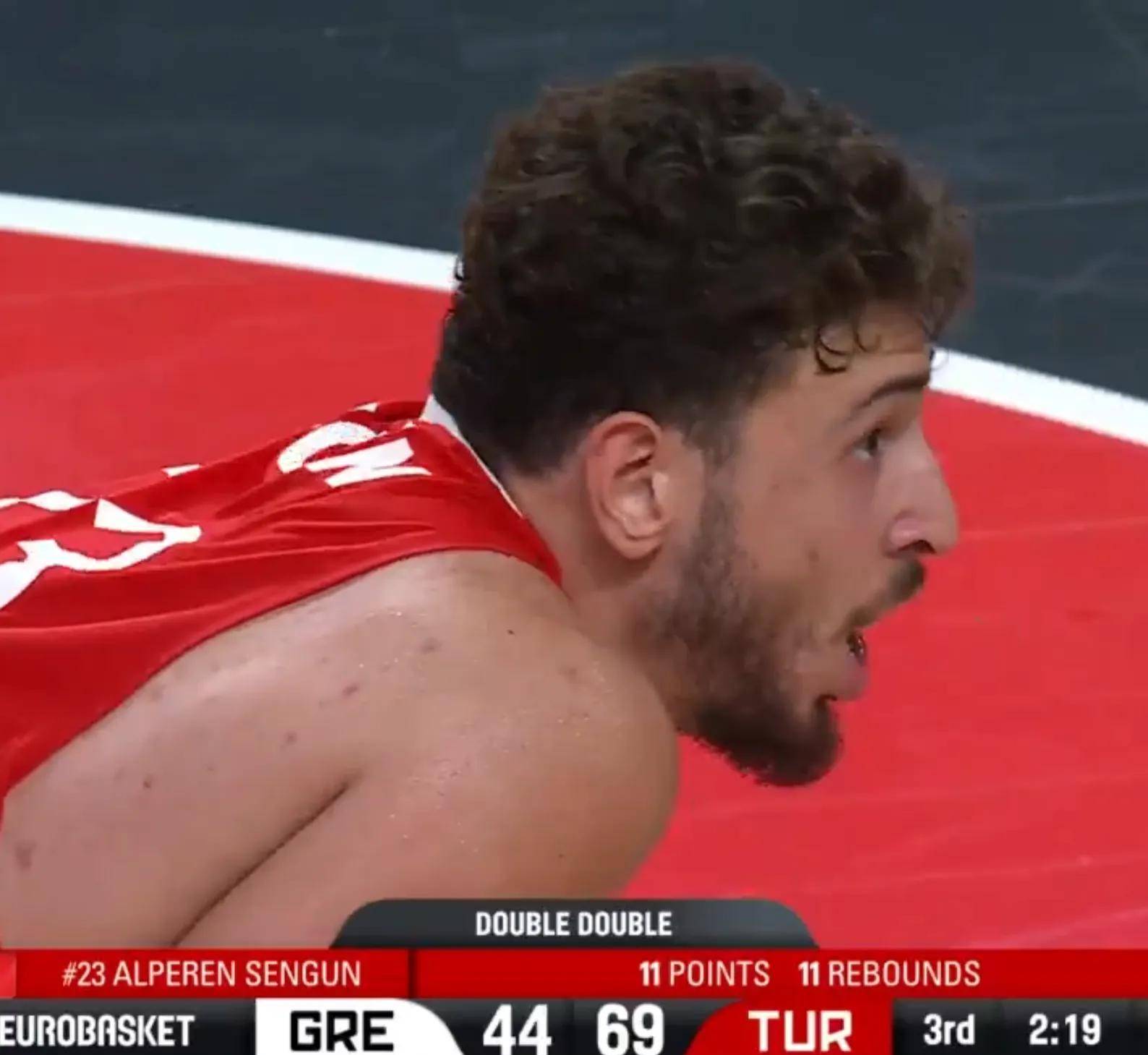 德罗巴巅峰对决，字母哥与50激战曼联分钟，突破纪录胜负难料！的简单介绍