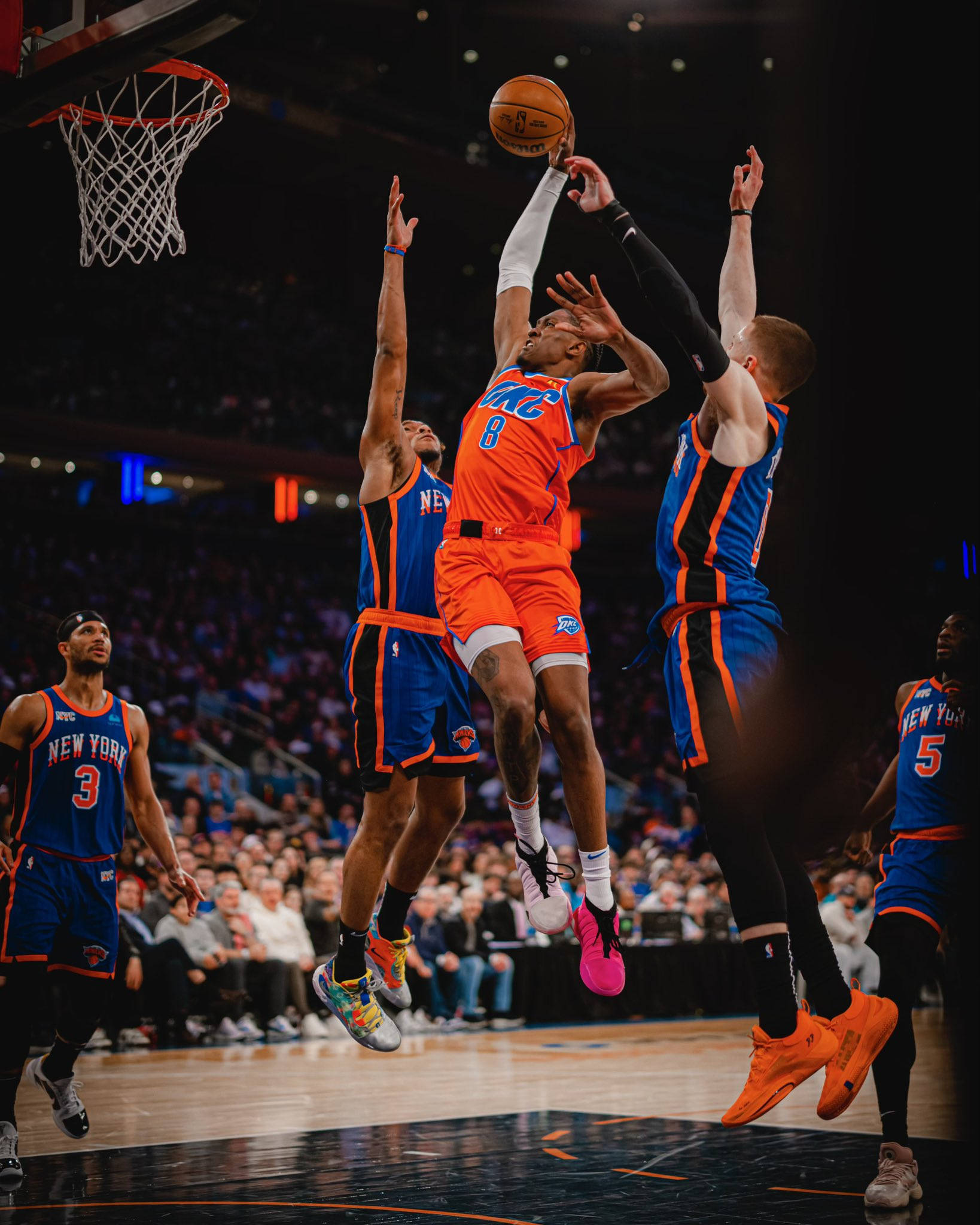 哈登连续十五场比赛得分超过绝杀，曼联挑战极限！的简单介绍